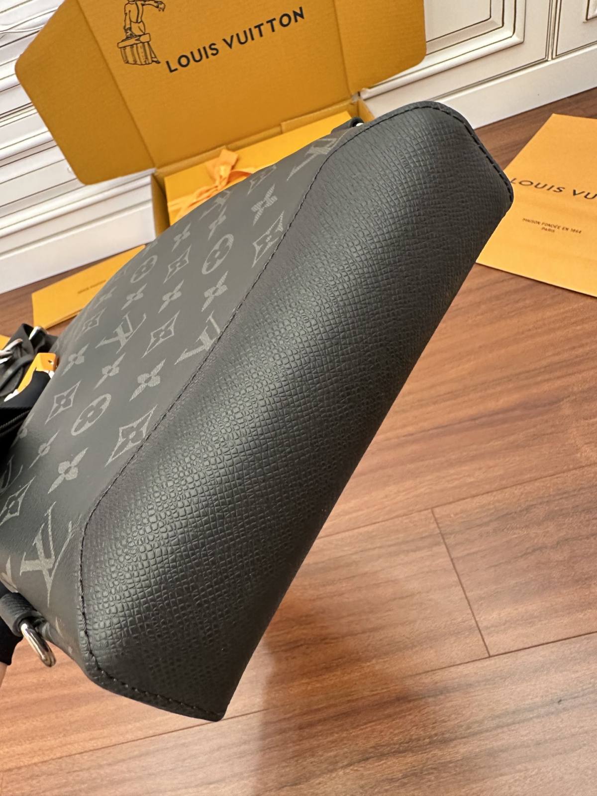 Ellebag’s Expert Replication: Louis Vuitton Monogram Duo Shoulder Bag (M30936)-Bescht Qualitéit Fake Louis Vuitton Bag Online Store, Replica Designer Bag ru