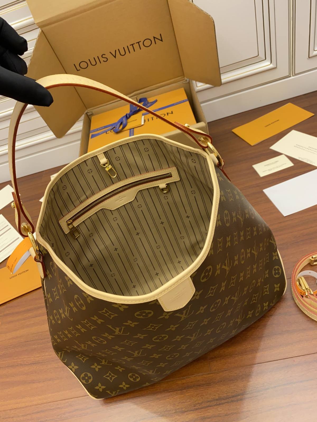 Ellebag’s Expert Replication: Louis Vuitton M40352 GRACEFUL Bag-Umgangatho ogqwesileyo woMgangatho weFake weLouis Vuitton kwiVenkile ye-Intanethi, ibhegi yomyili weReplica ru