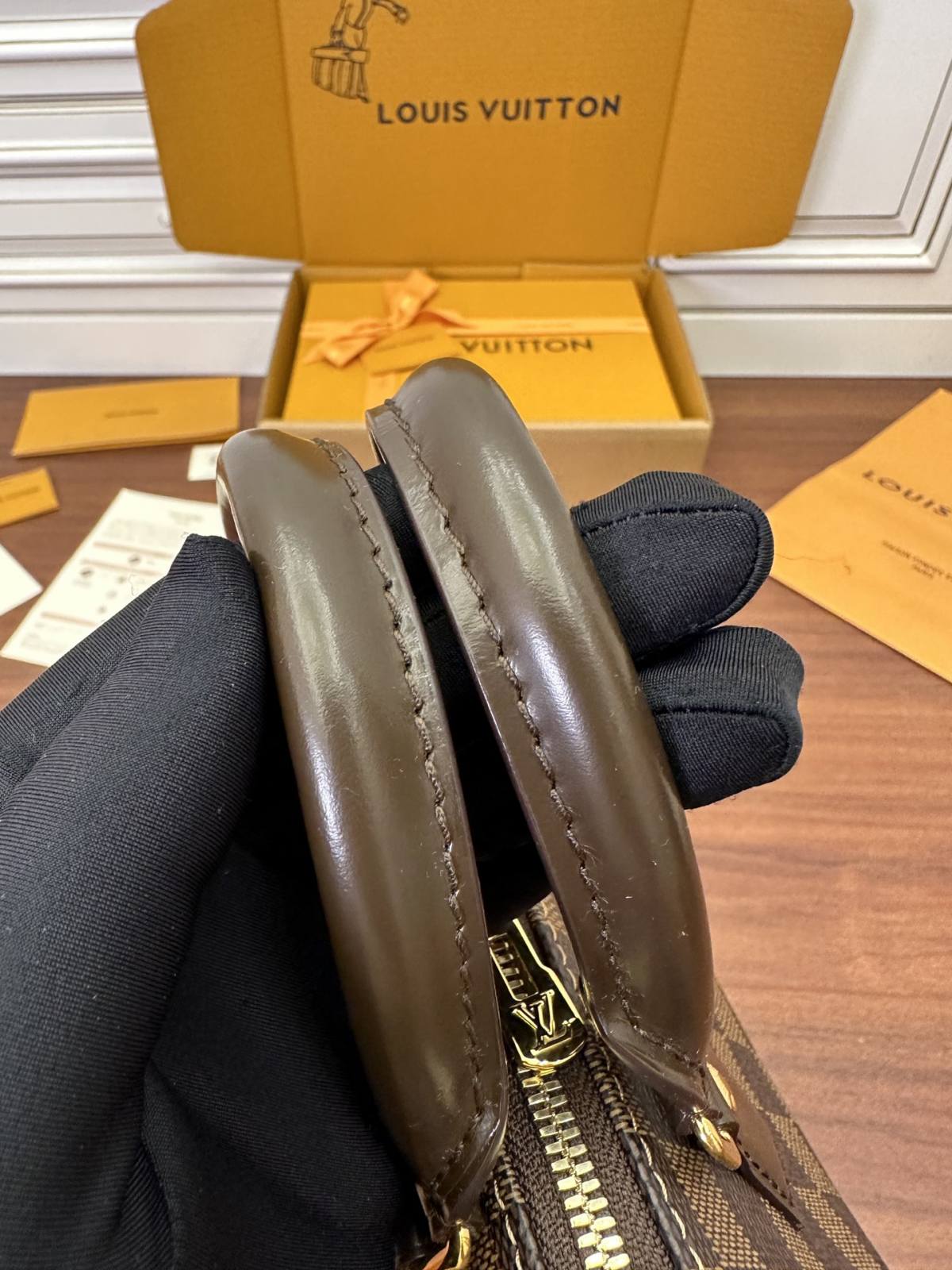 Ellebag’s Expert Replication: Louis Vuitton Speedy Bandoulière 20 Handbag (M40489)-Best Quality Fake Louis Vuitton Bag Online Store, Replica designer bag ru