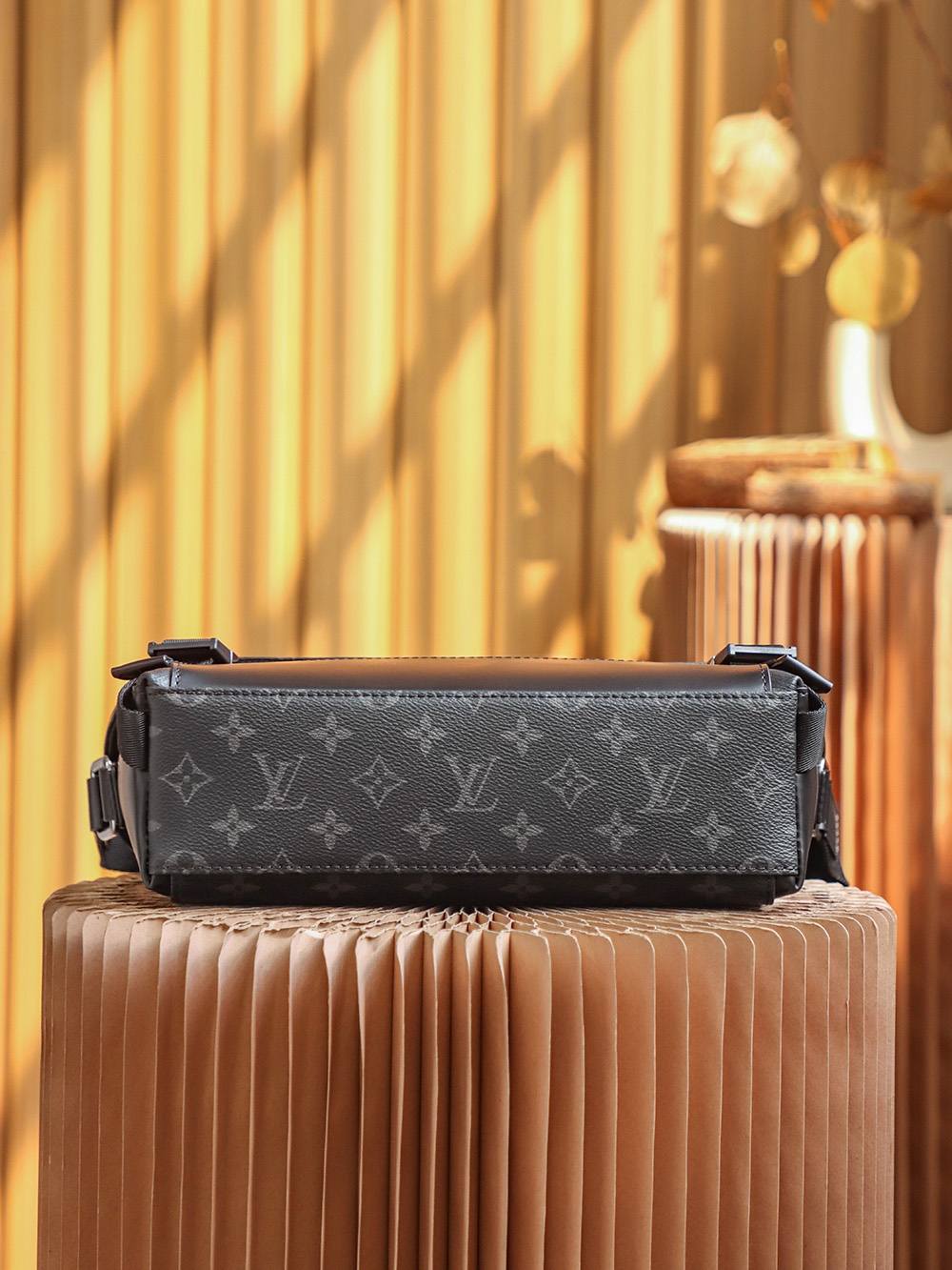 Ellebag’s Expert Replication: Louis Vuitton Discovery Messenger PM Voyager (M40511)-Bedste kvalitet Fake Louis Vuitton Bag Online Store, Replica designer bag ru