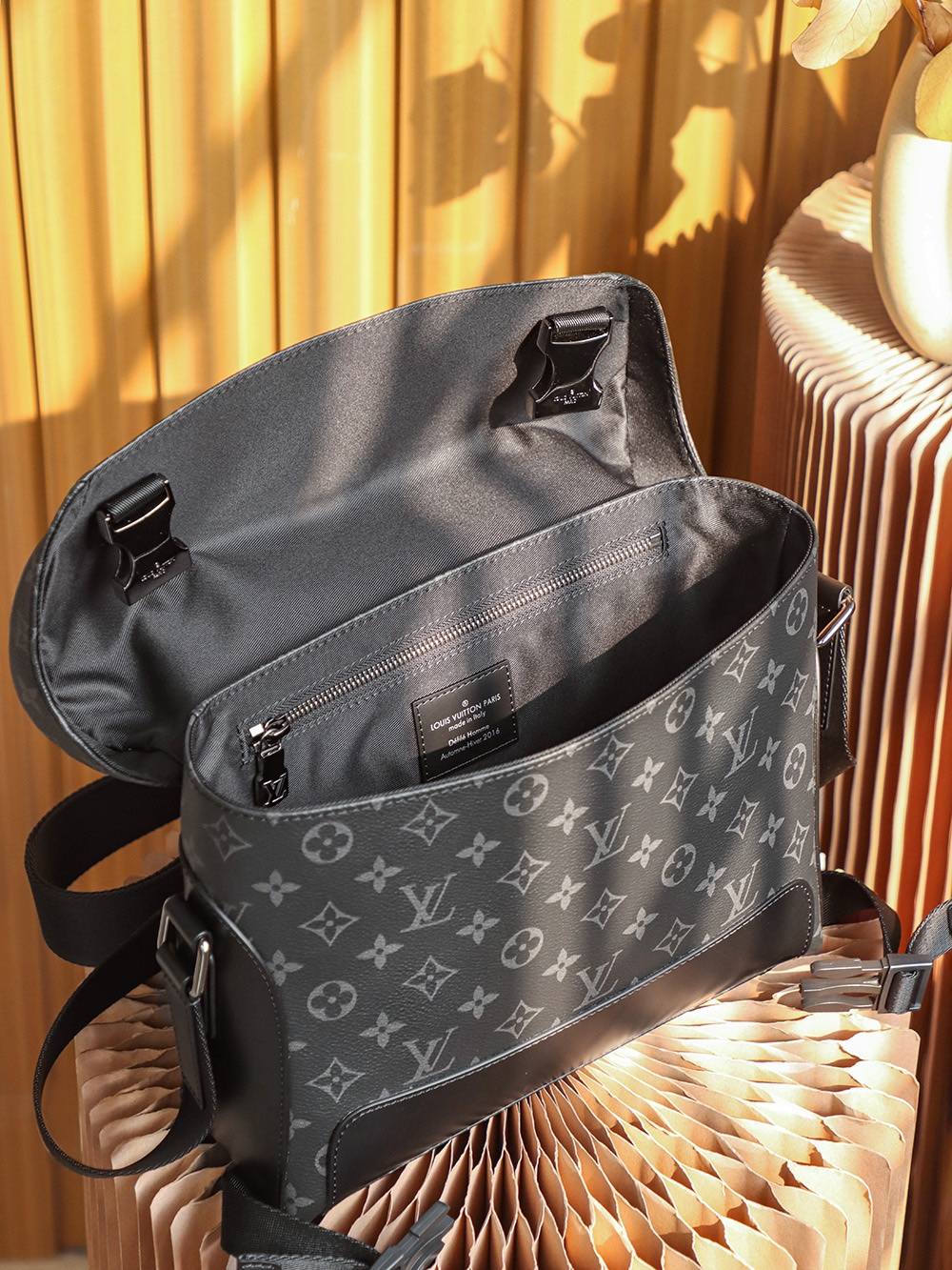 Ellebag’s Expert Replication: Louis Vuitton Discovery Messenger PM Voyager (M40511)-ʻOi aku ka maikaʻi o ka ʻeke Louis Vuitton ʻeke hoʻopunipuni ma ka hale kūʻai pūnaewele, ʻeke hoʻolālā kope ru