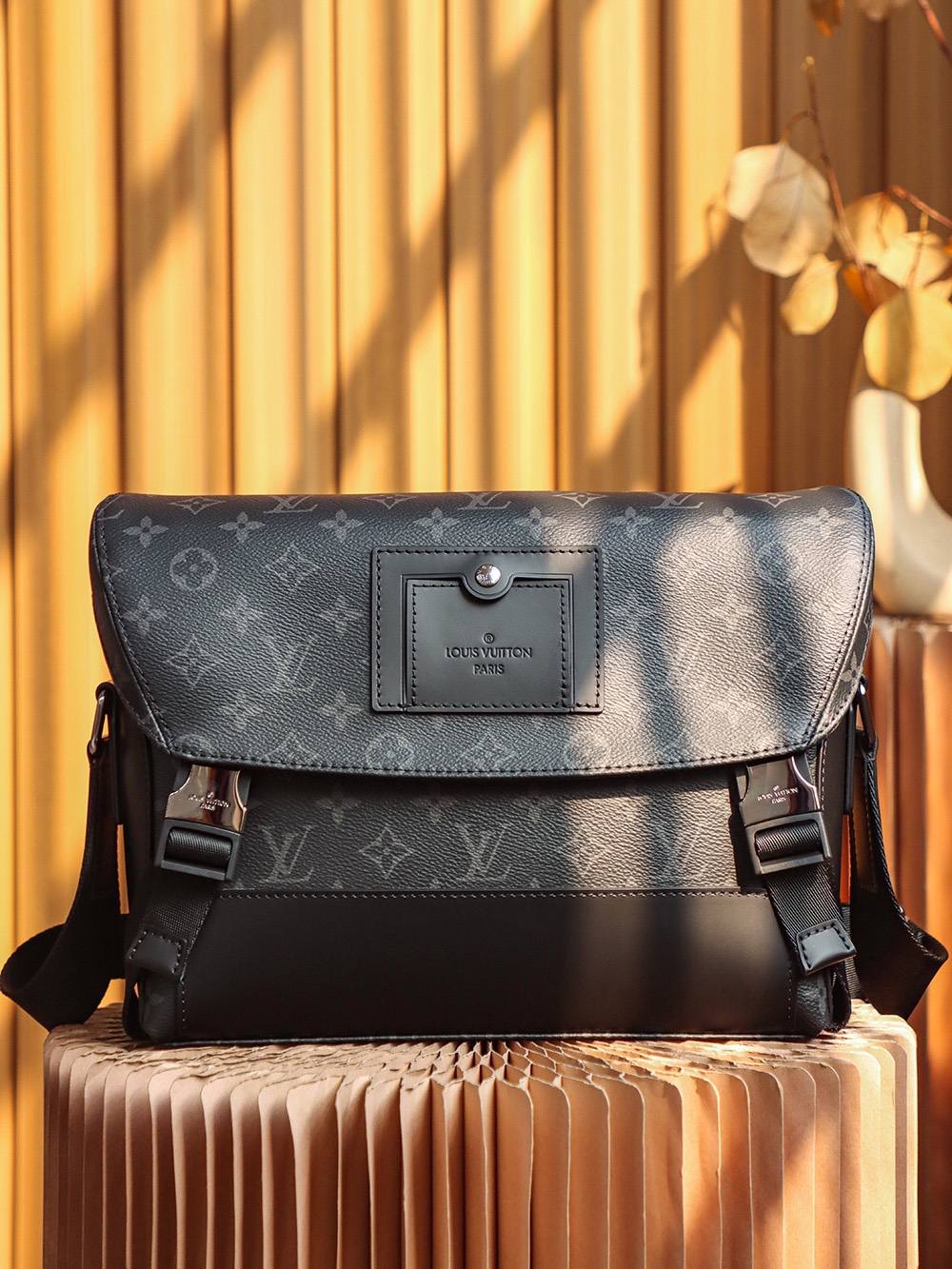 Ellebag’s Expert Replication: Louis Vuitton Discovery Messenger PM Voyager (M40511)-Best Quality Fake Louis Vuitton Bag Online Store, Replica designer bag ru