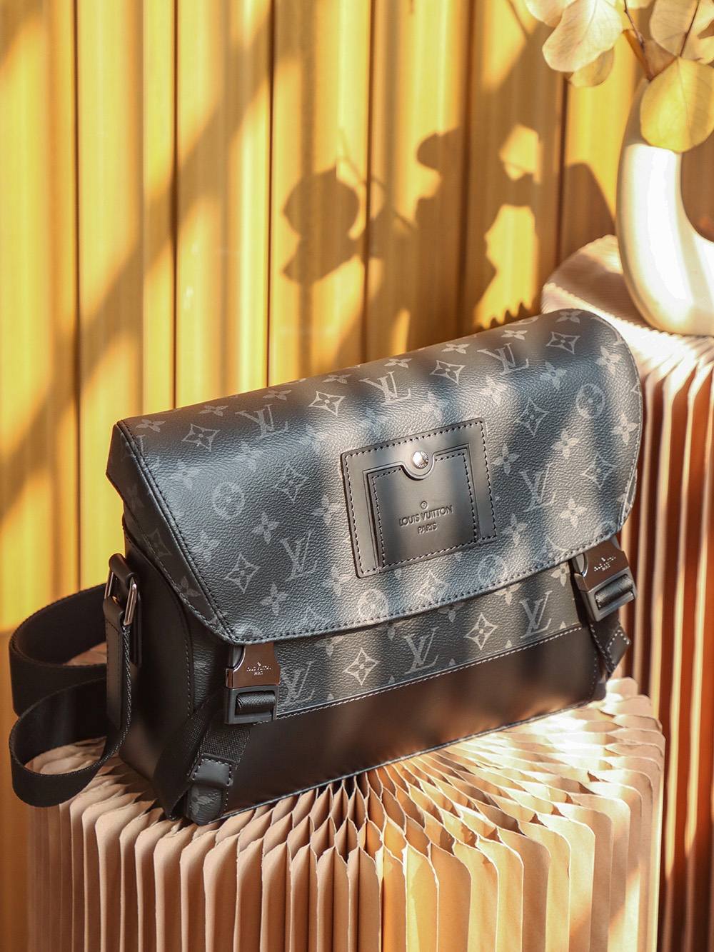 Ellebag’s Expert Replication: Louis Vuitton Discovery Messenger PM Voyager (M40511)-Negozio in linea della borsa falsa di Louis Vuitton di migliore qualità, borsa del progettista della replica ru