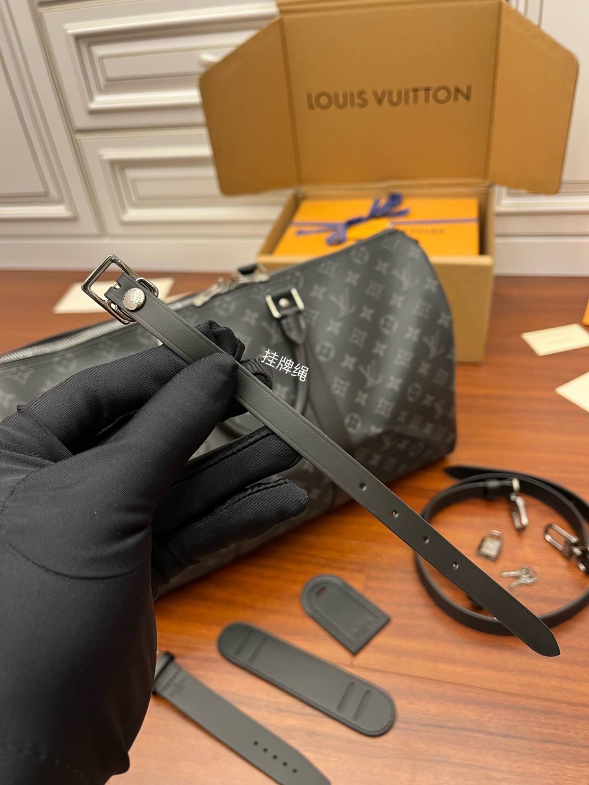 Ellebag’s Expert Replication: Louis Vuitton Keepall 45 Travel Bag (M40569)-Best Quality Replica designer Bag factory in China