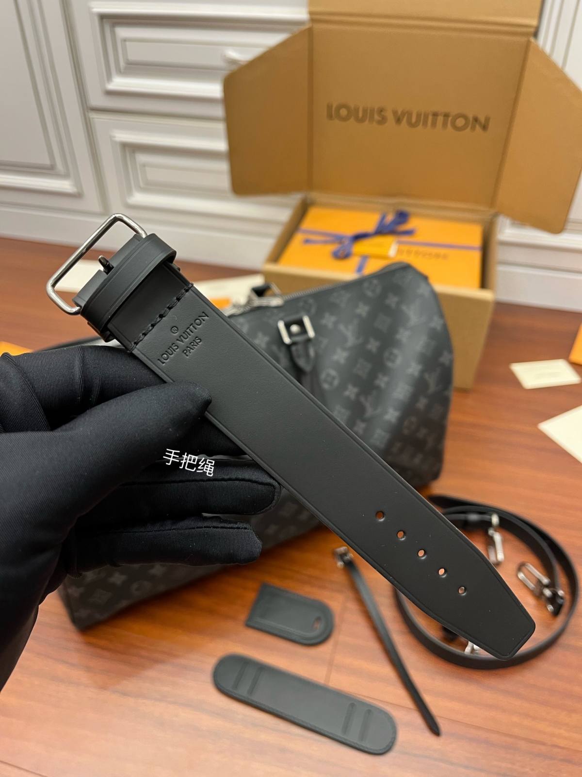 Ellebag’s Expert Replication: Louis Vuitton Keepall 45 Travel Bag (M40569)-Best Quality Replica designer Bag factory in China