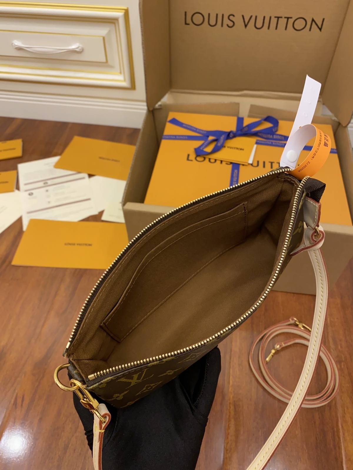 Ellebag’s Expert Replication: Louis Vuitton Pochette Accessoires in Monogram (M40712)-Beste kwaliteit nep Louis Vuitton tas online winkel, replica designer tas ru