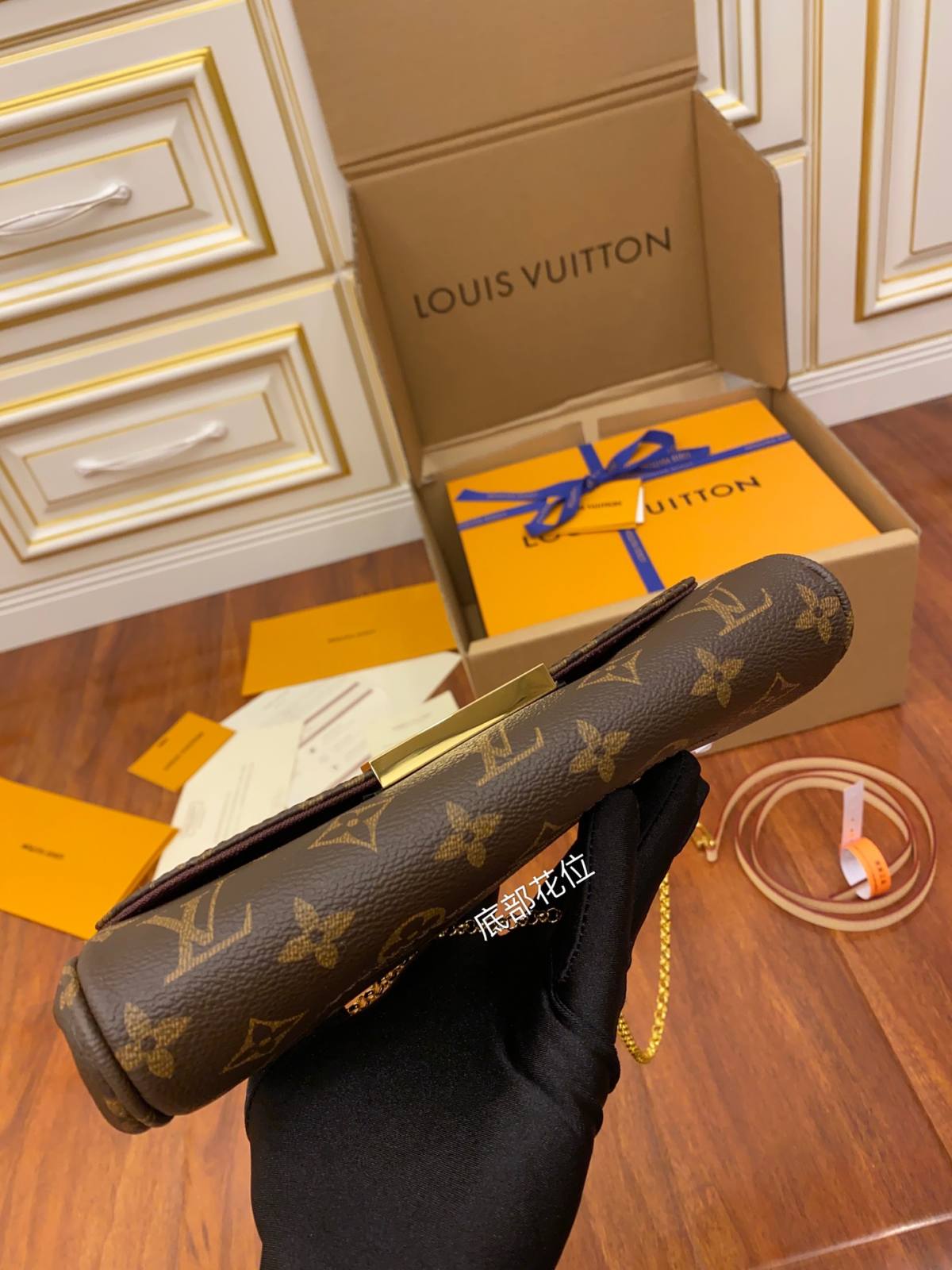 Ellebag’s Expert Replication: Louis Vuitton FAVORITE Monogram (M40717)-ຄຸນະພາບທີ່ດີທີ່ສຸດ Fake Louis Vuitton Bag Online Store, Replica designer bag ru