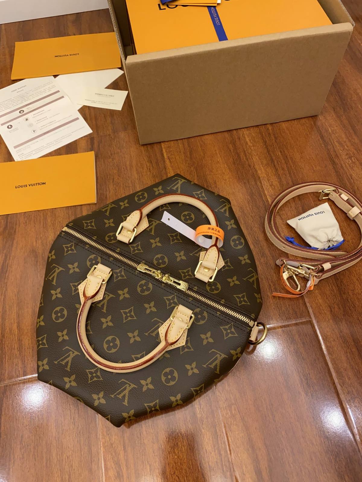 Ellebag’s Expert Replication: Louis Vuitton SPEEDY 30 with Shoulder Strap (M41112)-Yakanakisa Hunhu Fake Louis Vuitton Bag Online Store, Replica dhizaini bag ru