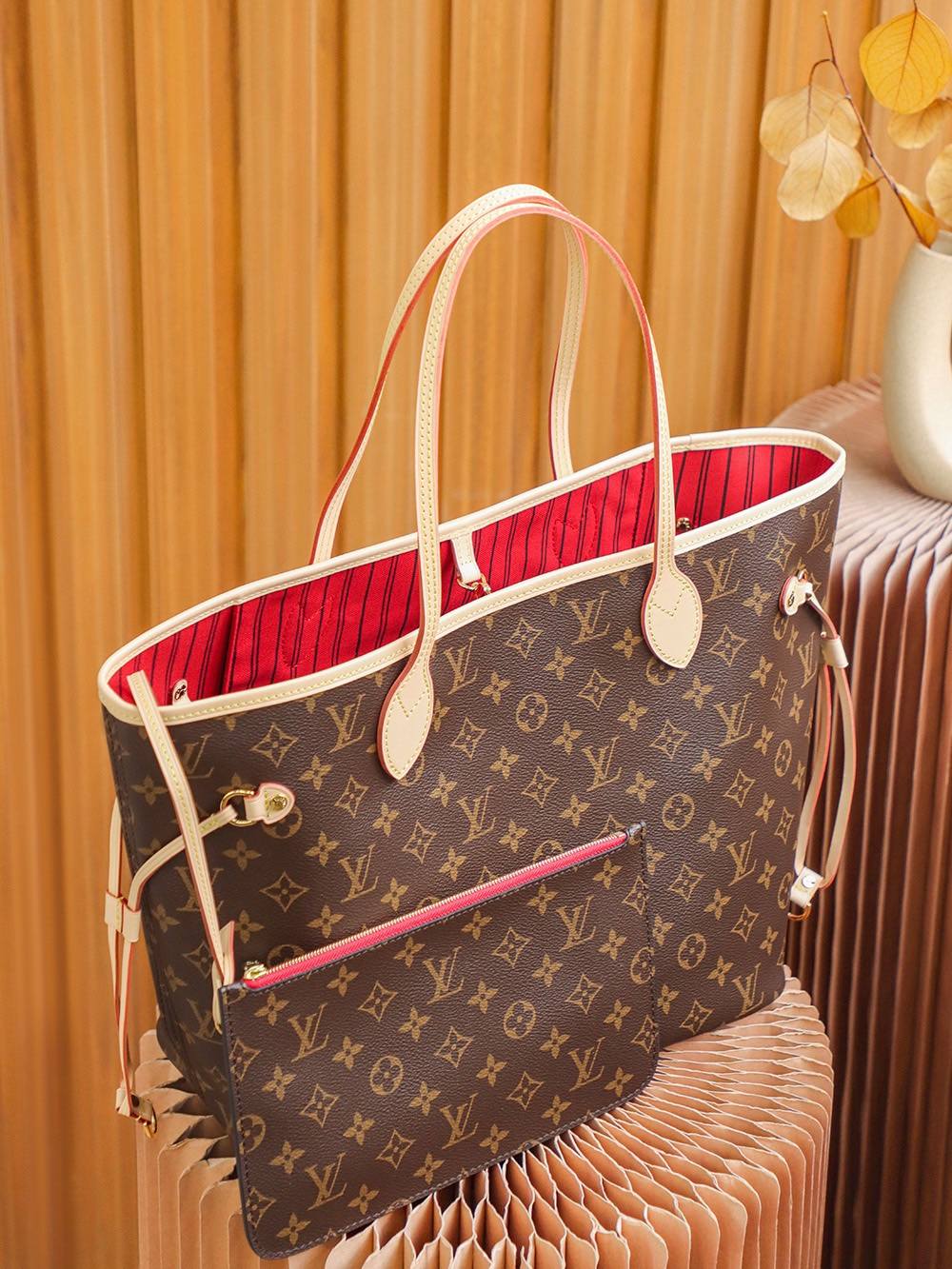 Ellebag’s Expert Replication: Louis Vuitton NEVERFULL Medium Handbag (M41177) with Monogram/Red Interior-Dyqani në internet i çantave të rreme Louis Vuitton me cilësi më të mirë, çanta modeli kopje ru