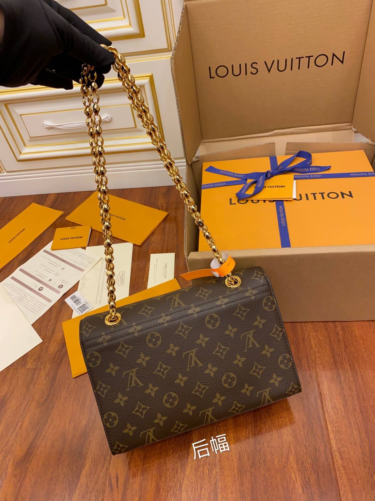 Ellebag’s Expert Replication: Louis Vuitton VICTOIRE Handbag (M41731) Monogram Red-Negozio in linea della borsa falsa di Louis Vuitton di migliore qualità, borsa del progettista della replica ru