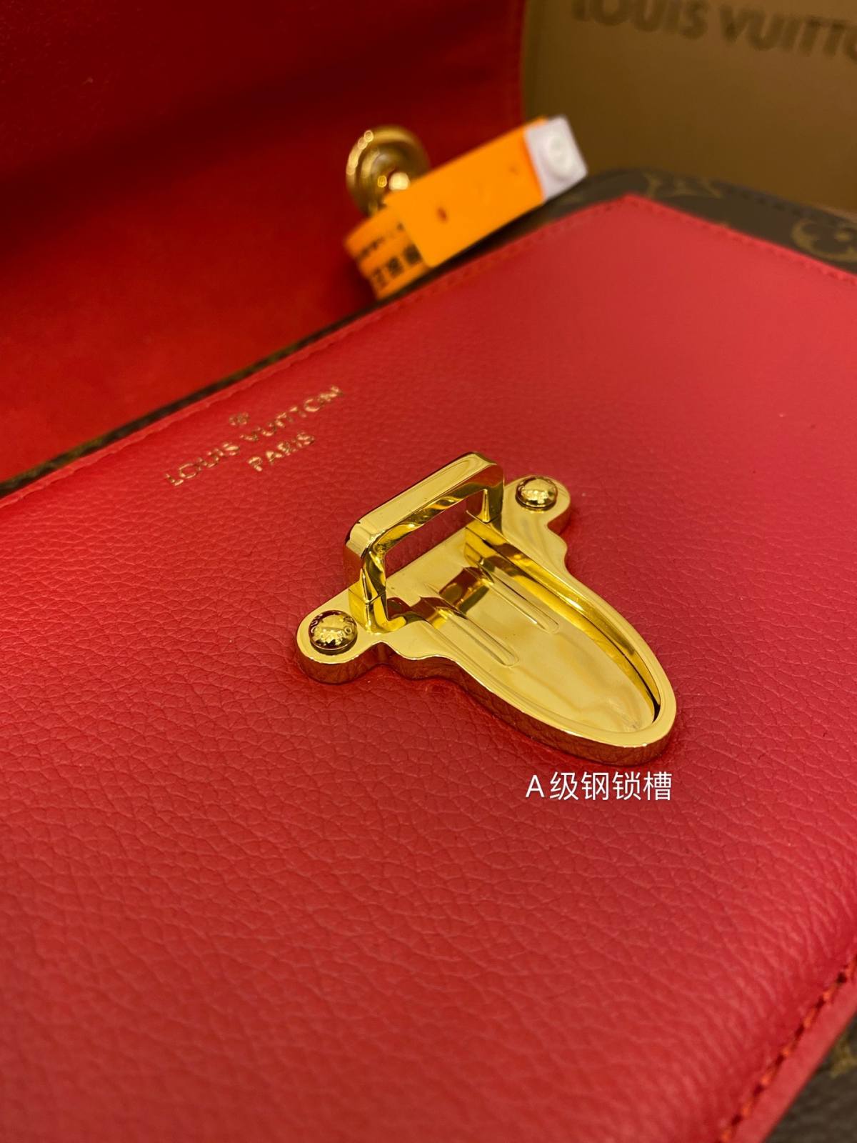 Ellebag’s Expert Replication: Louis Vuitton VICTOIRE Handbag (M41731) Monogram Red-Negozio in linea della borsa falsa di Louis Vuitton di migliore qualità, borsa del progettista della replica ru