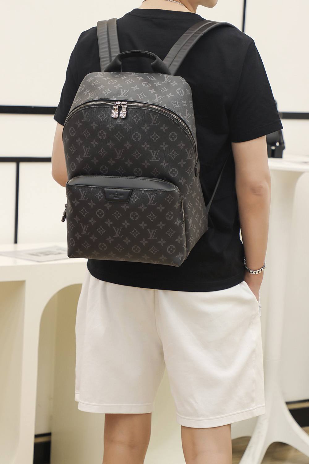 Ellebag’s Expert Replication: Louis Vuitton Discovery Apollo Backpack (M43186) Soft Monogram Eclipse Black-Paras laatu väärennetty Louis Vuitton laukku verkkokauppa, replika suunnittelija laukku ru