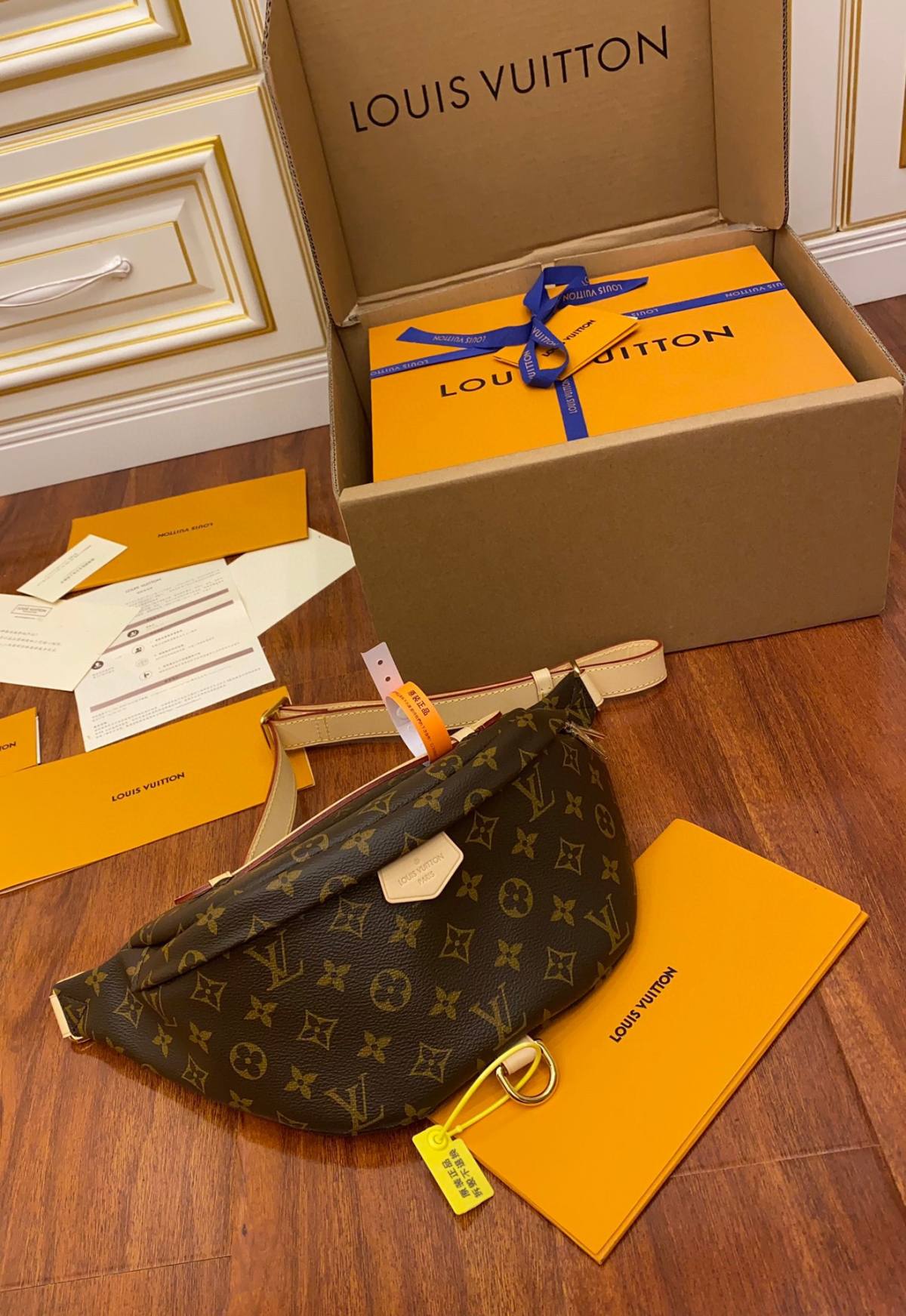 Ellebag’s Expert Replication: Louis Vuitton Bumbag (M43644) in Classic Monogram-最高品質の偽のルイヴィトンバッグオンラインストア、レプリカデザイナーバッグru