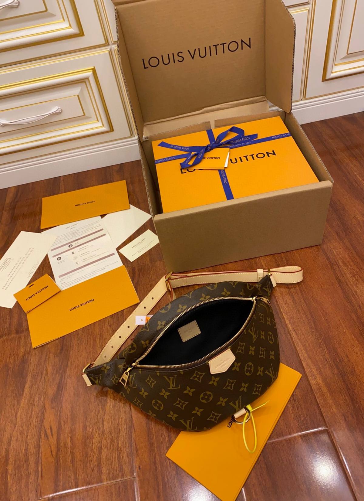 Ellebag’s Expert Replication: Louis Vuitton Bumbag (M43644) in Classic Monogram-Best Quality Fake Louis Vuitton Bag Online Store, Replica designer bag ru