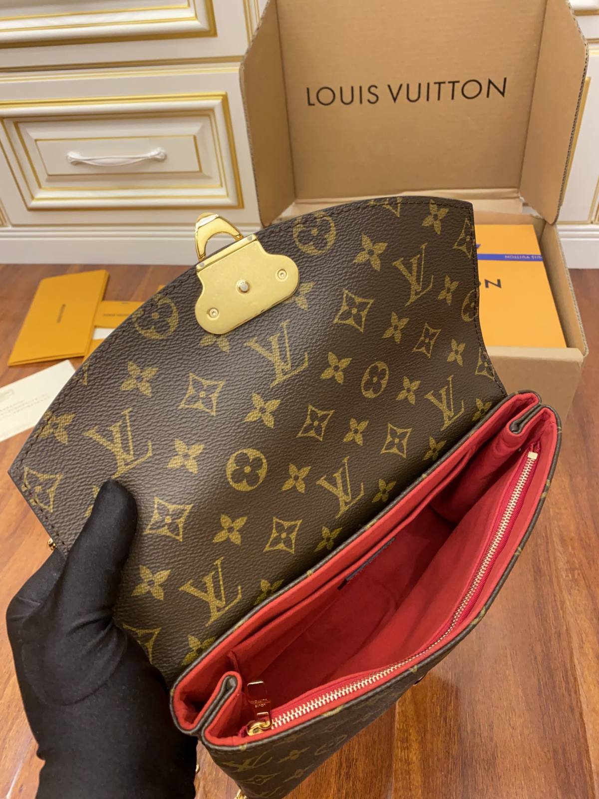 Ellebag’s Expert Replication: Louis Vuitton Saint Placide Chain Crossbody Bag (M43713)-Kedai Dalam Talian Beg Louis Vuitton Palsu Kualiti Terbaik, Beg reka bentuk replika ru