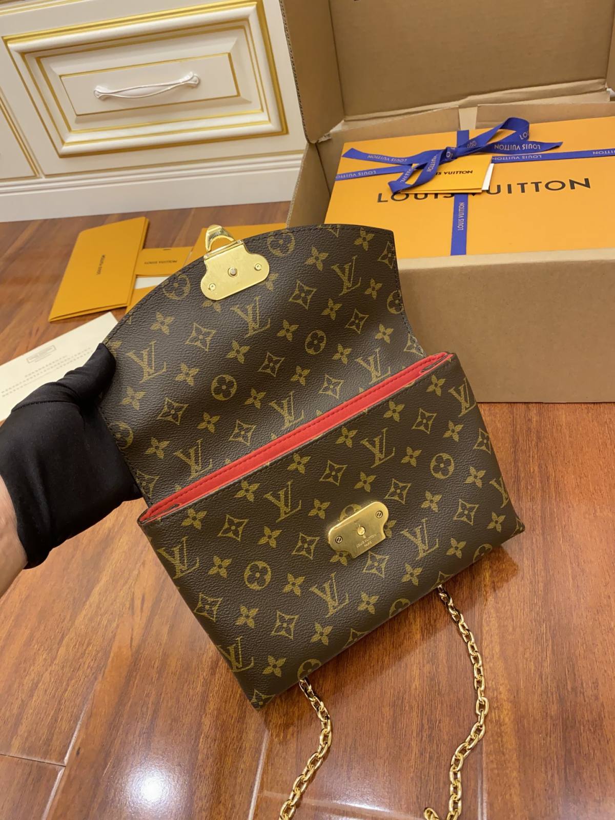 Ellebag’s Expert Replication: Louis Vuitton Saint Placide Chain Crossbody Bag (M43713)-Kedai Dalam Talian Beg Louis Vuitton Palsu Kualiti Terbaik, Beg reka bentuk replika ru