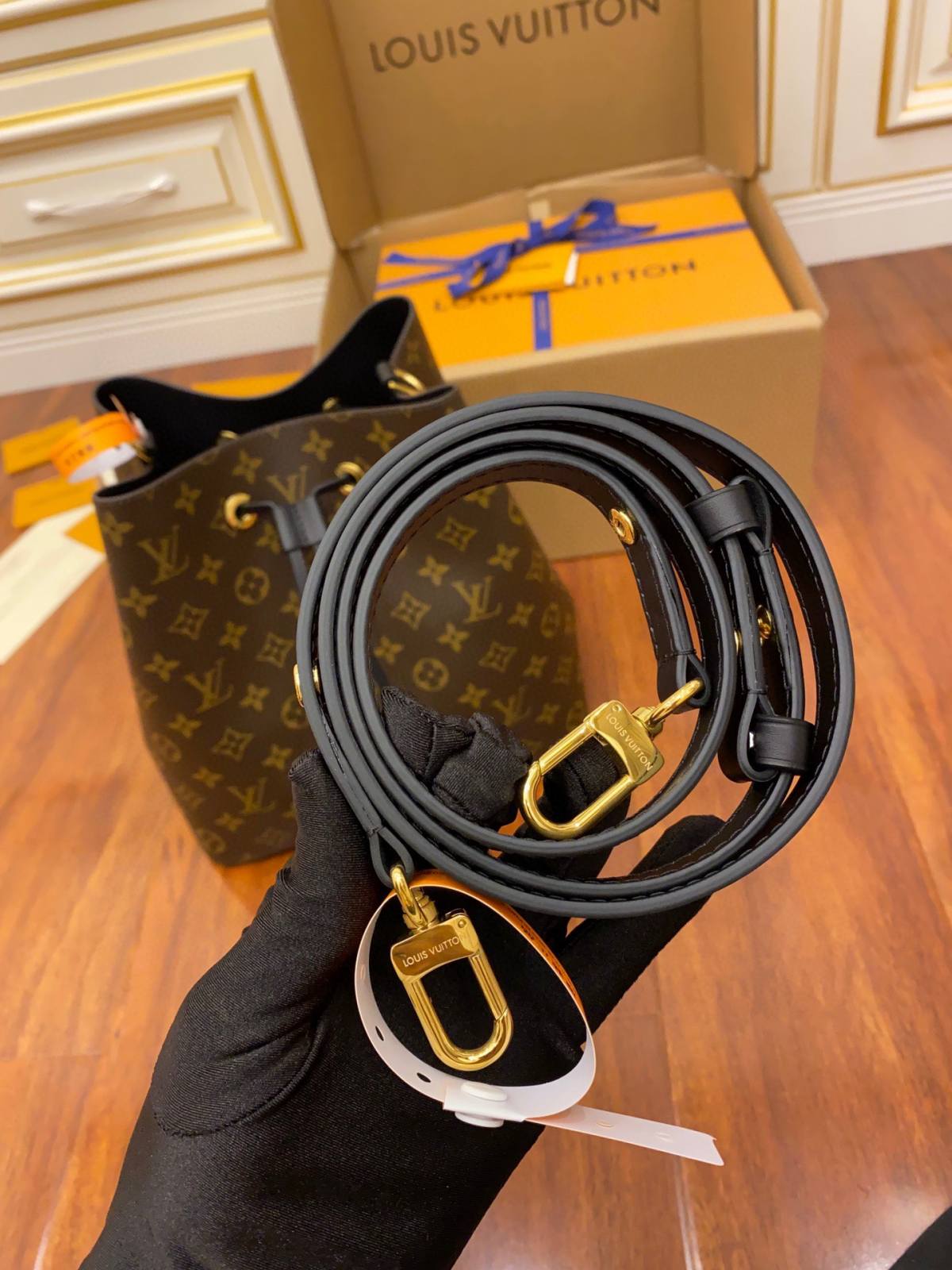 Ellebag’s Expert Replication Techniques: Louis Vuitton NeoNoe Bucket Bag in Black (M44020) Monogram-Best Quality adịgboroja Louis vuitton akpa Online Store, oyiri mmebe akpa ru