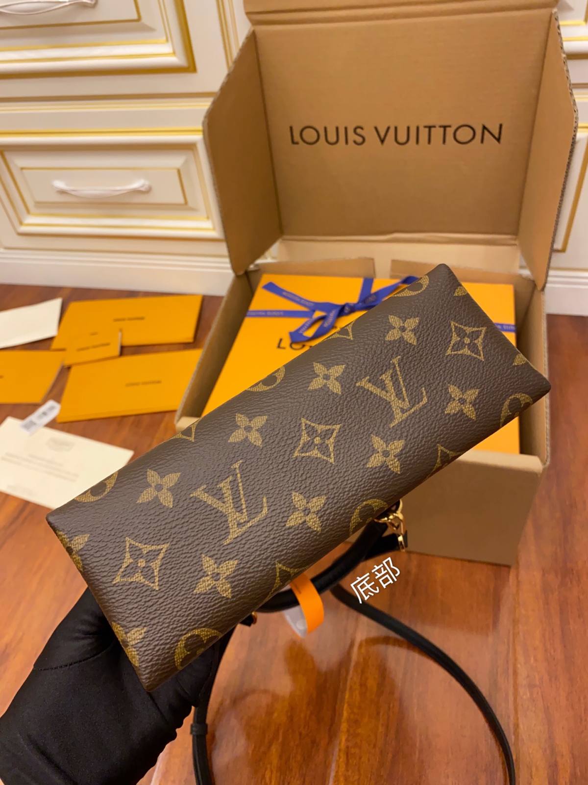 Ellebag’s Expert Replication: Louis Vuitton Locky BB Handbag in Black (M44141)-בעסטער קוואַליטעט שווינדל לוי ווויטטאָן באַג אָנליין קראָם, רעפּליקע דיזיינער זעקל רו