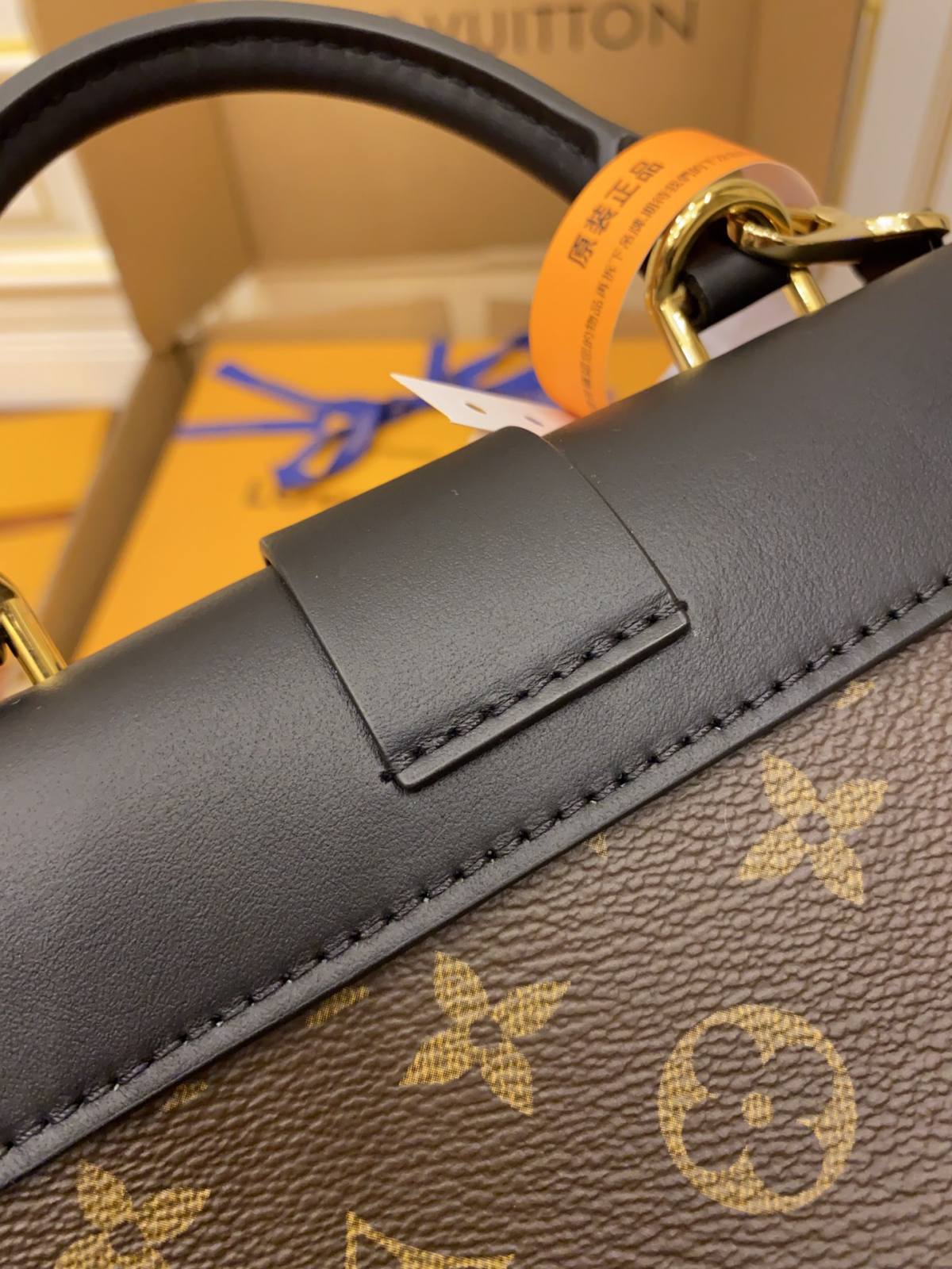 Ellebag’s Expert Replication: Louis Vuitton Locky BB Handbag in Black (M44141)-Legjobb minőségű hamis Louis Vuitton táska online áruház, replika designer táska ru