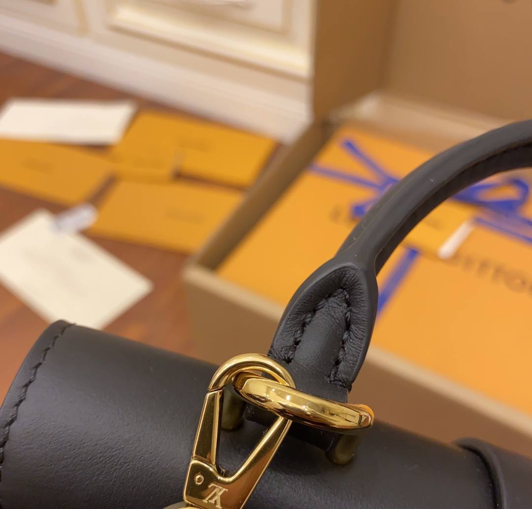 Ellebag’s Expert Replication: Louis Vuitton Locky BB Handbag in Black (M44141)-בעסטער קוואַליטעט שווינדל לוי ווויטטאָן באַג אָנליין קראָם, רעפּליקע דיזיינער זעקל רו