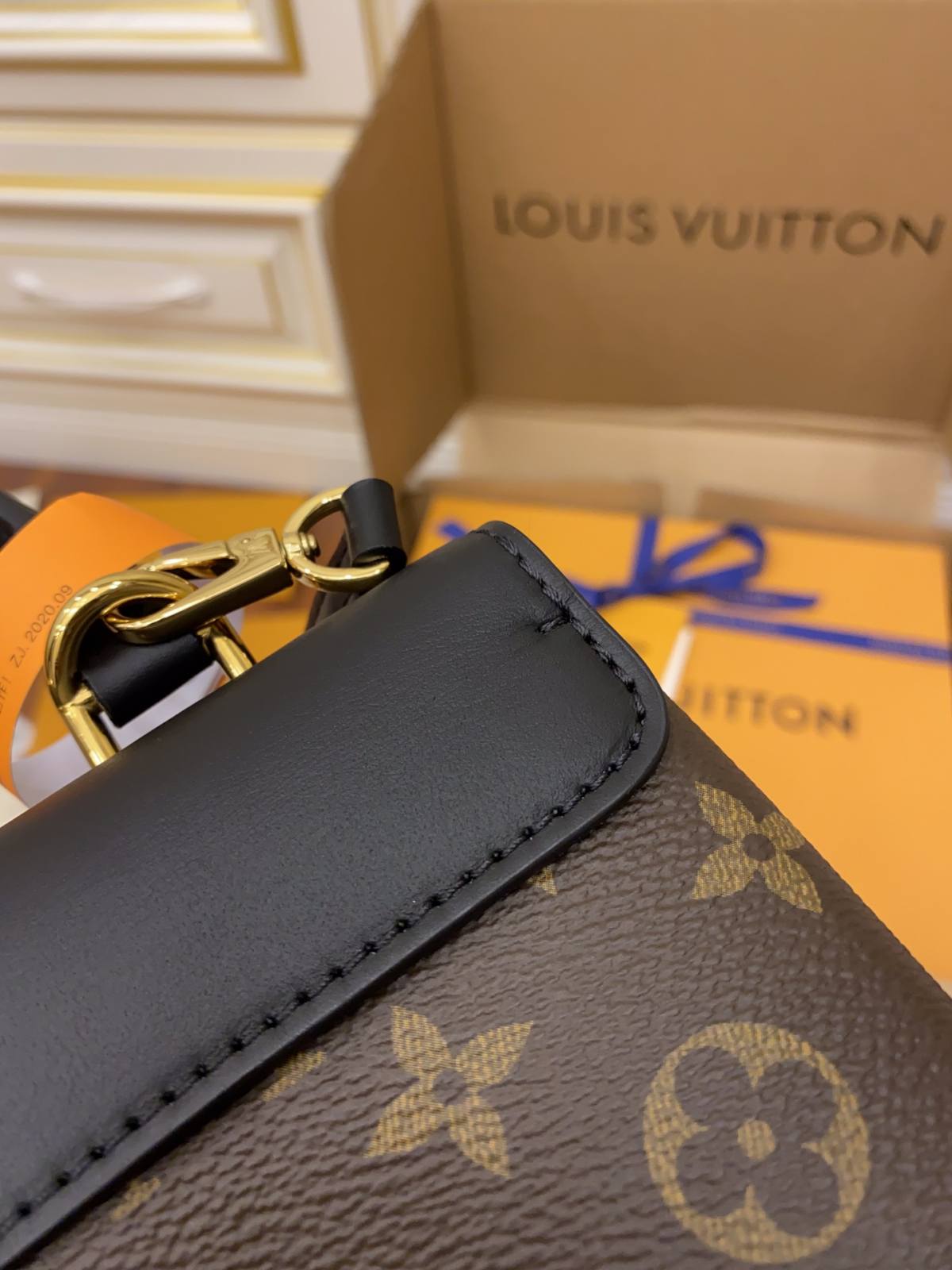 Ellebag’s Expert Replication: Louis Vuitton Locky BB Handbag in Black (M44141)-Beste Qualität gefälschte Louis Vuitton-Taschen Online-Shop, Replik-Designer-Tasche ru