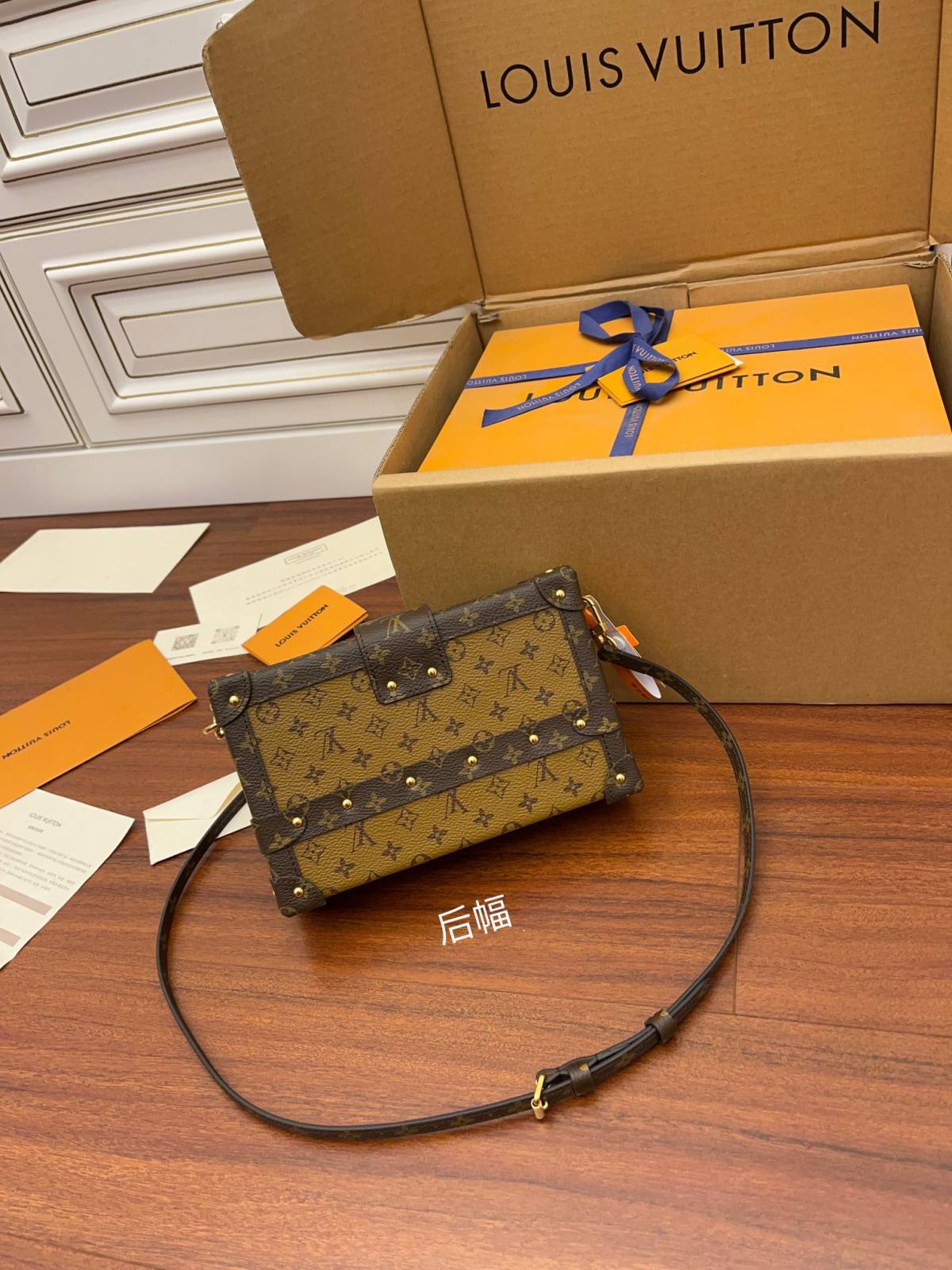 Ellebag’s Expert Replication: Louis Vuitton Classic Soft Trunk Bag (M44154) in Monogram Reverse Canvas-Bästa kvalitet Fake Louis Vuitton Bag Online Store, Replica designer bag ru