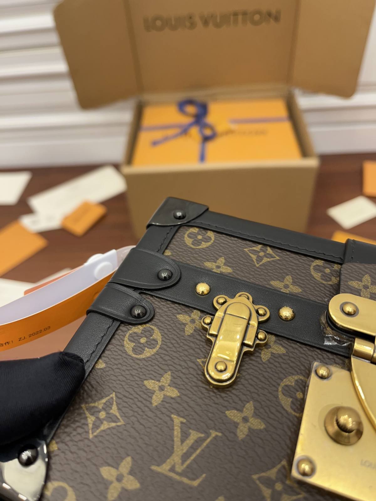 Ellebag’s Expert Replication: Louis Vuitton Petite Malle Shoulder Bag (M44199) in Monogram Fabric-Bescht Qualitéit Fake Louis Vuitton Bag Online Store, Replica Designer Bag ru