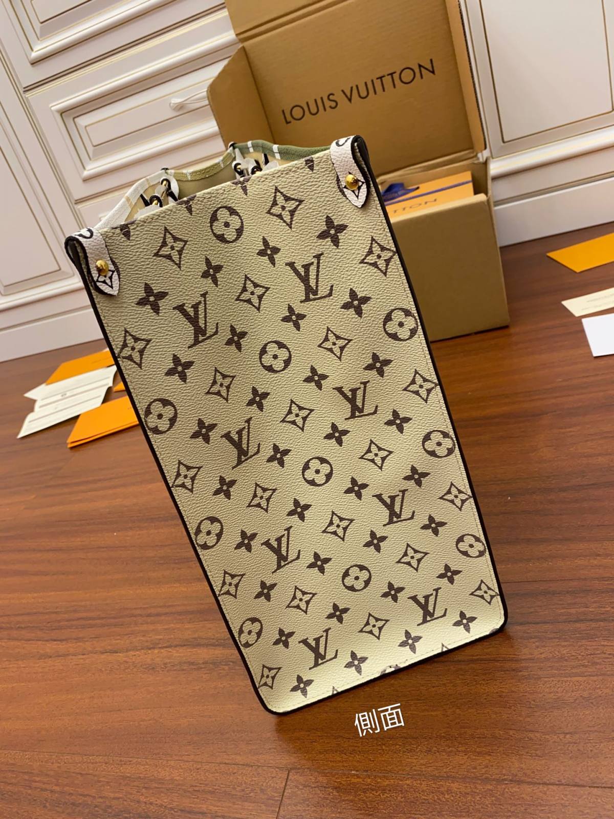 Ellebag Factory’s Expert Replication: Louis Vuitton Onthego Handbag in Monogram Green White (M44571)-Negoziu in linea di borse Louis Vuitton falsi di migliore qualità, borsa di design di replica ru