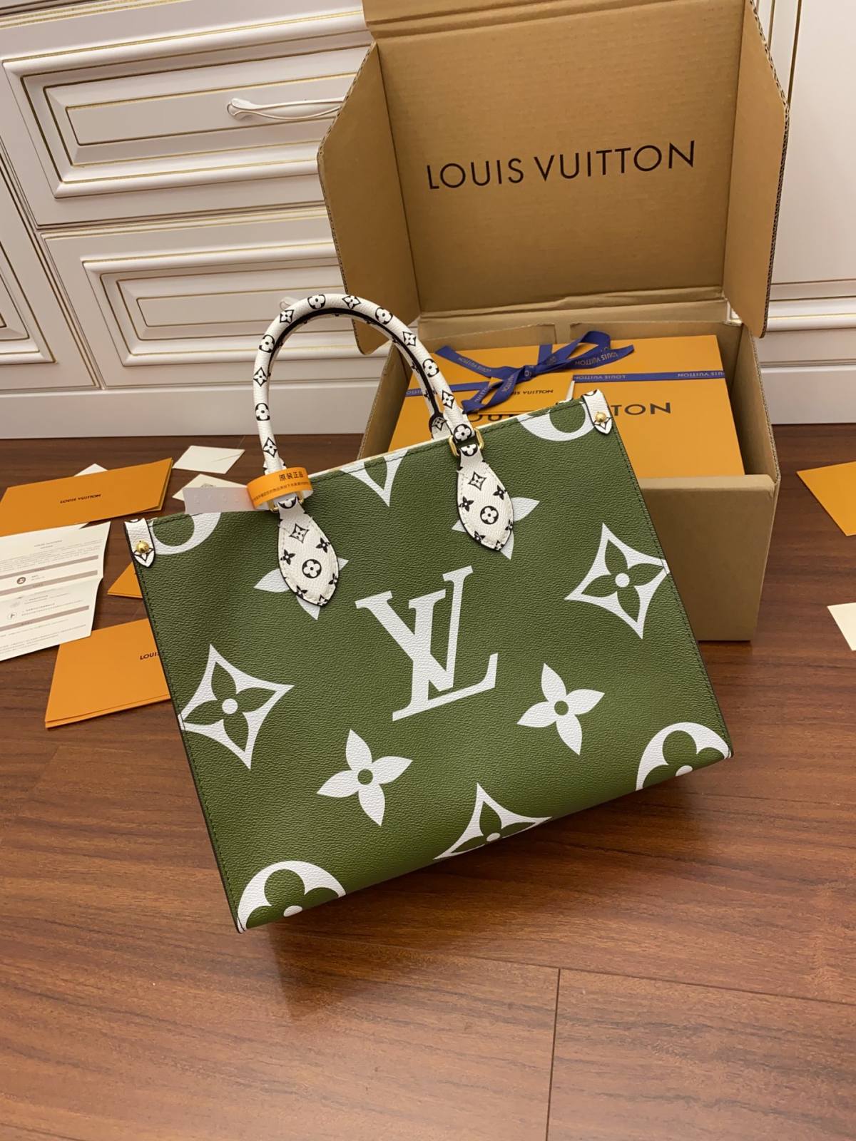 Ellebag Factory’s Expertise in Replicating Louis Vuitton Onthego Monogram White Green Bag (M44573) – 35cm-Paras laatu väärennetty Louis Vuitton laukku verkkokauppa, replika suunnittelija laukku ru