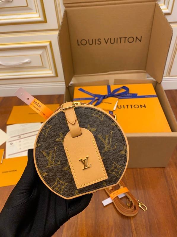 Ellebag Factory’s Replication Expertise for Louis Vuitton M44699 Mini Boite Chapeau SOUPLE Handbag-Botiga en línia de bosses falses de Louis Vuitton de millor qualitat, rèplica de bosses de disseny ru