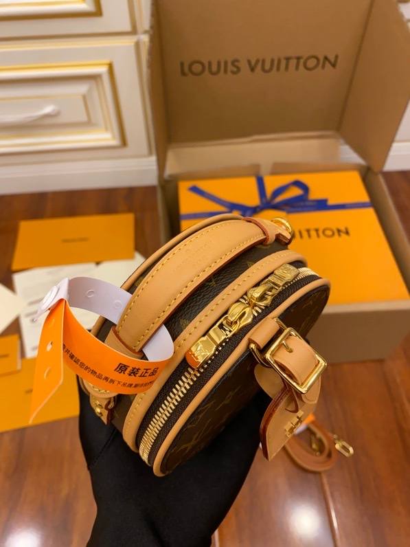 Ellebag Factory’s Replication Expertise for Louis Vuitton M44699 Mini Boite Chapeau SOUPLE Handbag-Best Quality Replica designer Bag factory in China