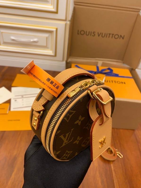 Ellebag Factory’s Replication Expertise for Louis Vuitton M44699 Mini Boite Chapeau SOUPLE Handbag-Botiga en línia de bosses falses de Louis Vuitton de millor qualitat, rèplica de bosses de disseny ru