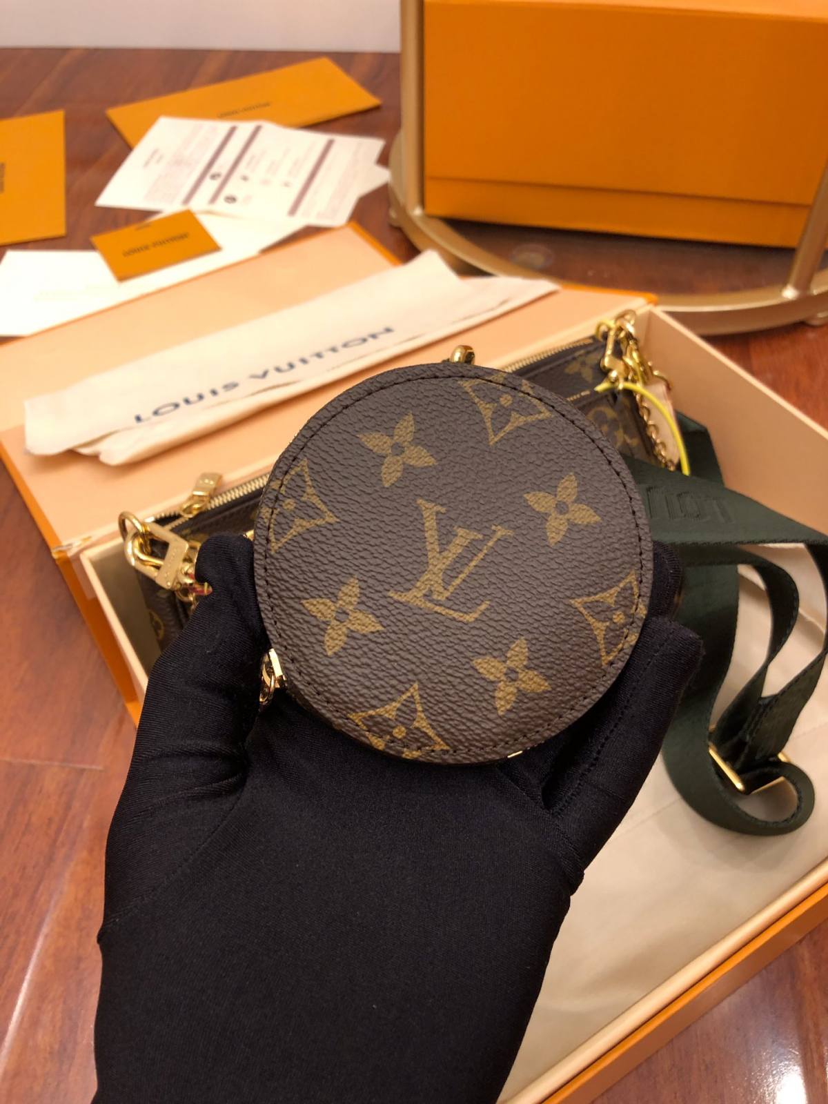 Ellebag Factory’s Expert Replication of Louis Vuitton MULTI POCHETTE ACCESSORIES (M44813) Green-最高品質の偽のルイヴィトンバッグオンラインストア、レプリカデザイナーバッグru