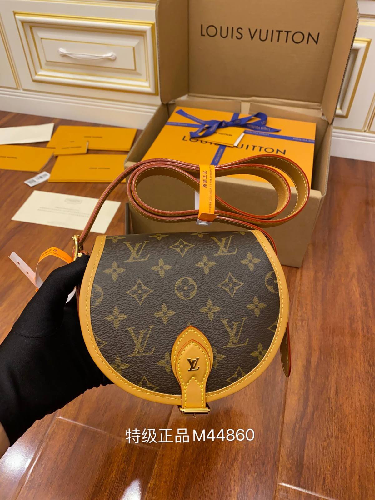 Ellebag Factory’s Expert Replication of Louis Vuitton TAMBOURIN Handbag (M44860)-Meilleure qualité de faux sac Louis Vuitton en ligne, réplique de sac de créateur ru