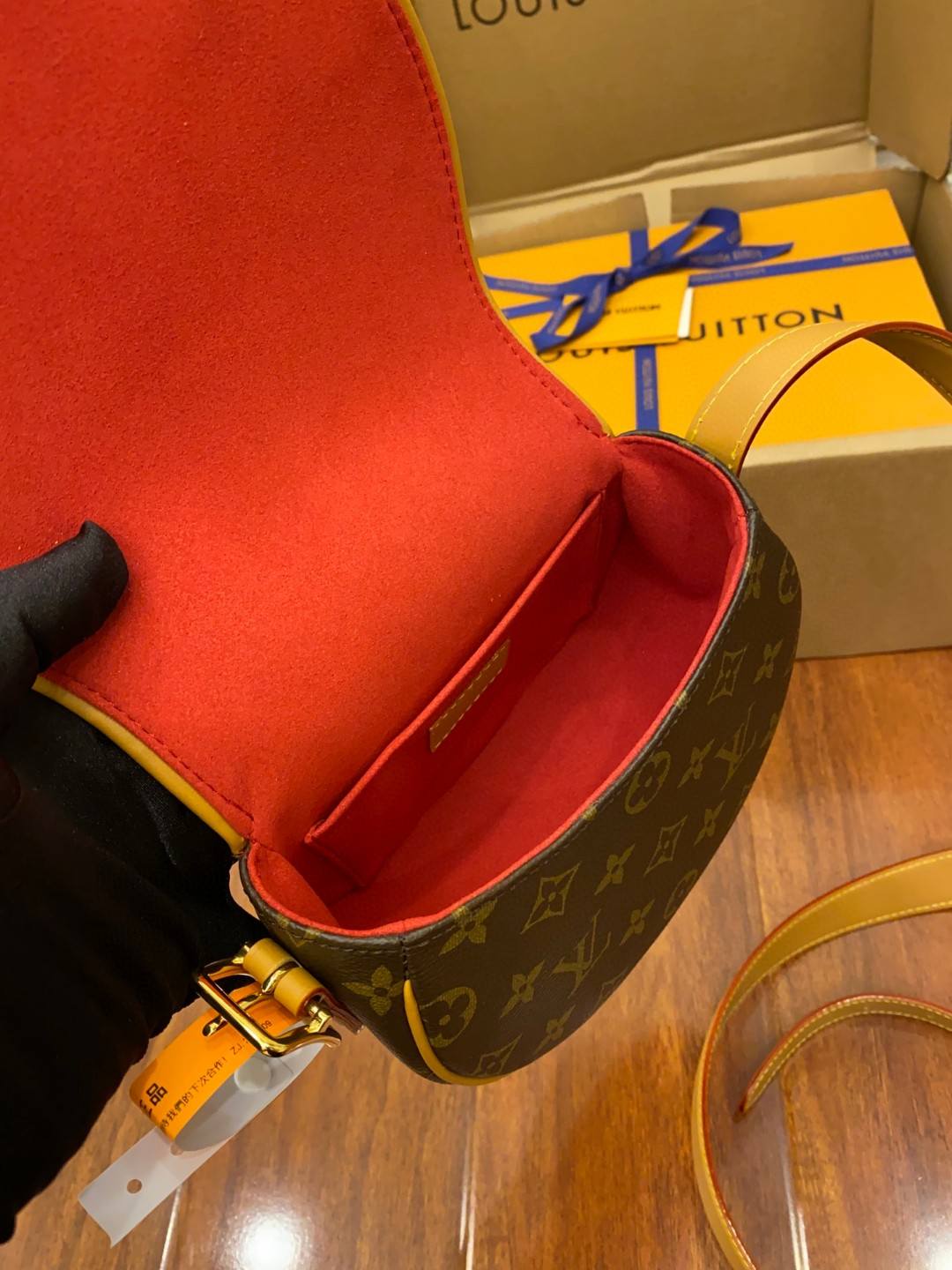 Ellebag Factory’s Expert Replication of Louis Vuitton TAMBOURIN Handbag (M44860)-Najlepsza jakość fałszywych torebek Louis Vuitton Sklep internetowy, projektant repliki torebki ru