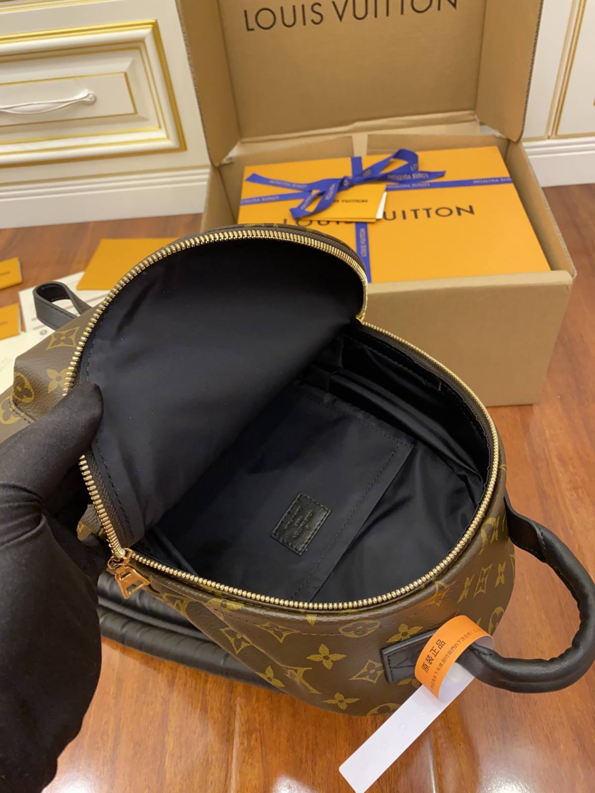 Ellebag Factory’s Expert Replication of Louis Vuitton PALM SPRINGS Backpack (M44871)-최고의 품질 가짜 루이비통 가방 온라인 스토어, 복제 디자이너 가방 ru