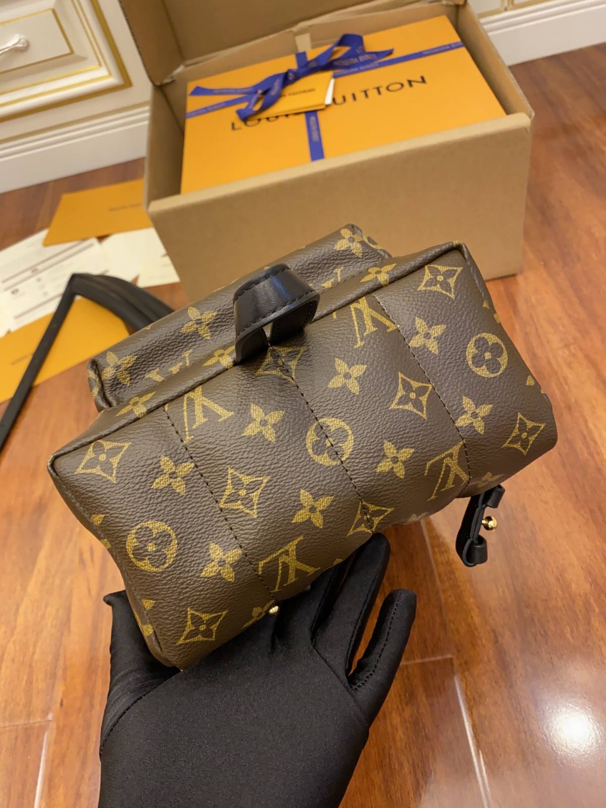 Ellebag Factory’s Expert Replication of Louis Vuitton PALM SPRINGS Backpack (M44871)-Tulaga sili ona lelei Fake Louis Vuitton Bag Faleoloa i luga ole laiga, Replica designer bag ru