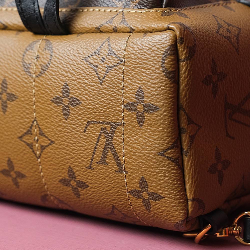 Ellebag Factory’s Expert Replication of Louis Vuitton PALM SPRINGS Mini Backpack (M44872)-最好的質量假路易威登包網上商店，複製設計師包 ru