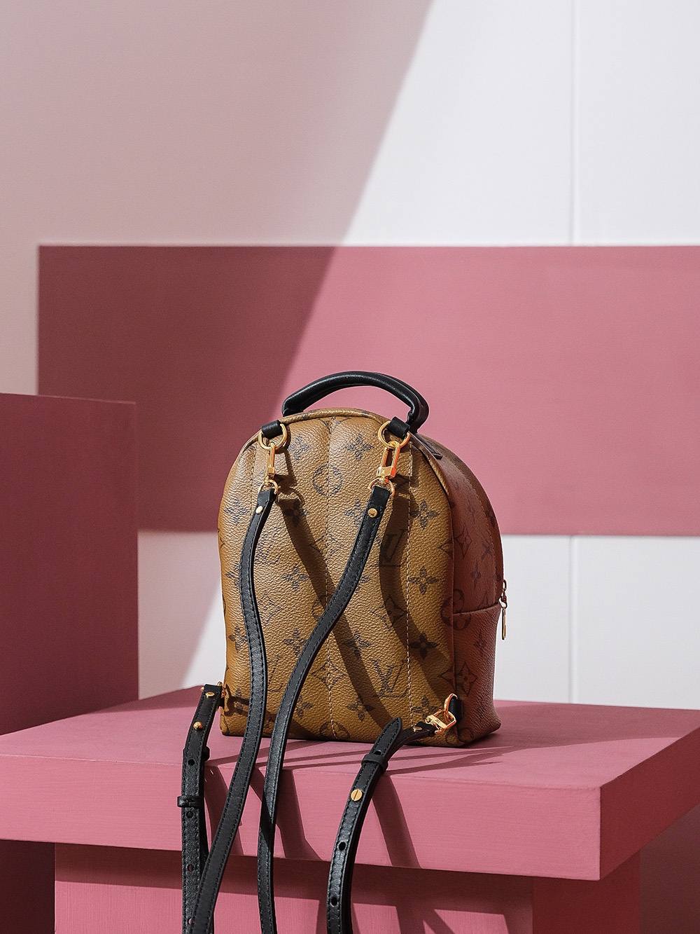 Ellebag Factory’s Expert Replication of Louis Vuitton PALM SPRINGS Mini Backpack (M44872)-Tayada ugu Fiican ee Louis Vuitton Boorsada Online Store, Bac naqshadeeye nuqul ah