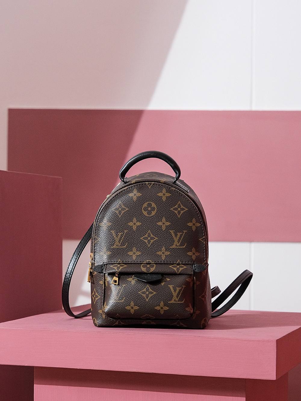 Ellebag Factory’s Exquisite Replication of Louis Vuitton PALM SPRINGS Mini Backpack (M44873)-Best Quality Fake Louis Vuitton Bag Online Store ، حقيبة مصمم طبق الأصل ru