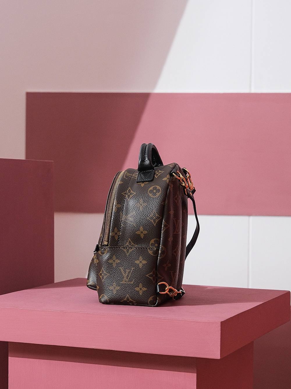 Ellebag Factory’s Exquisite Replication of Louis Vuitton PALM SPRINGS Mini Backpack (M44873)-Tayada ugu Fiican ee Louis Vuitton Boorsada Online Store, Bac naqshadeeye nuqul ah