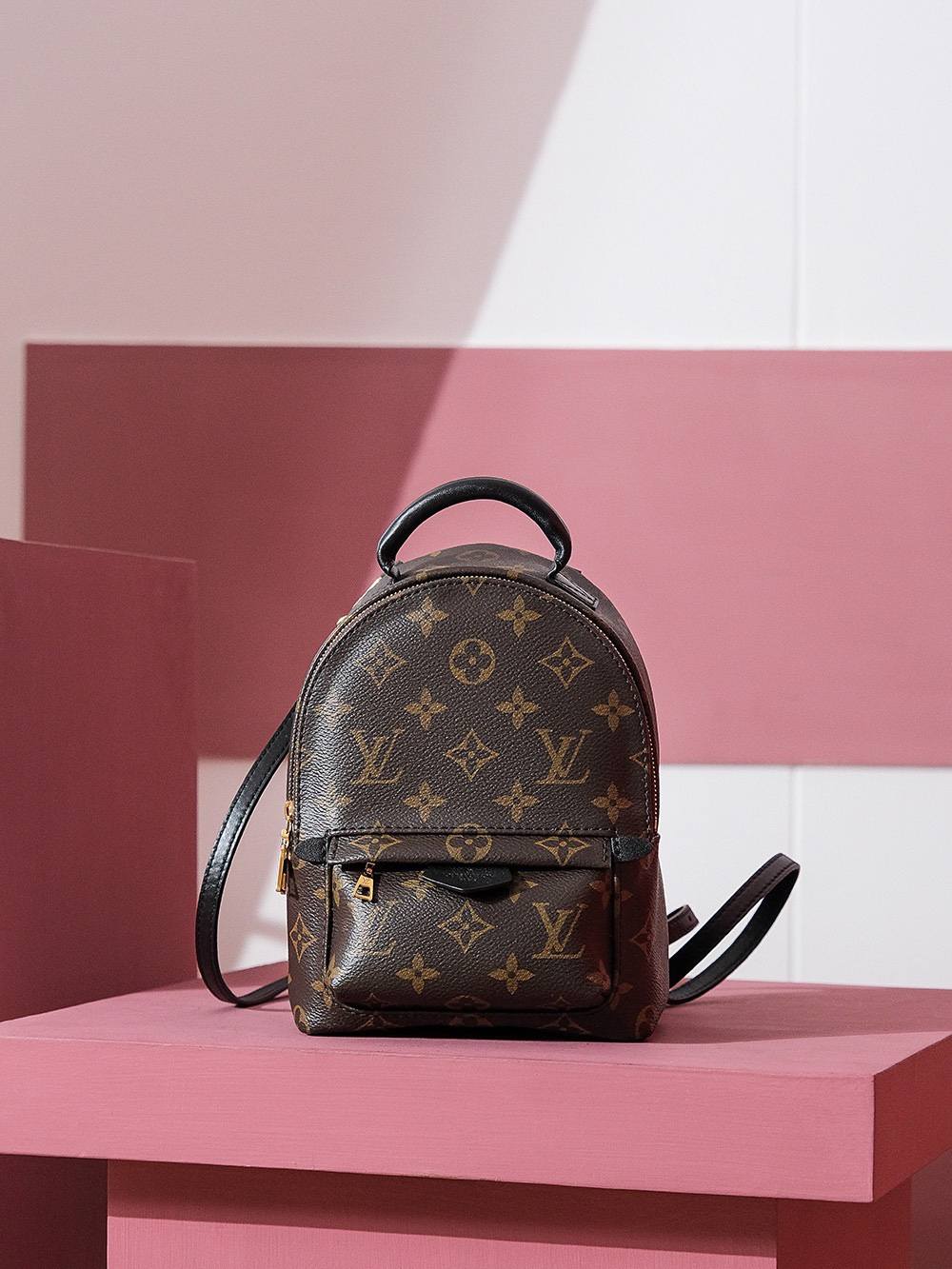 Ellebag Factory’s Exquisite Replication of Louis Vuitton PALM SPRINGS Mini Backpack (M44873)-Labing Maayo nga Kalidad nga Peke nga Louis Vuitton Bag Online Store, Replica designer bag ru