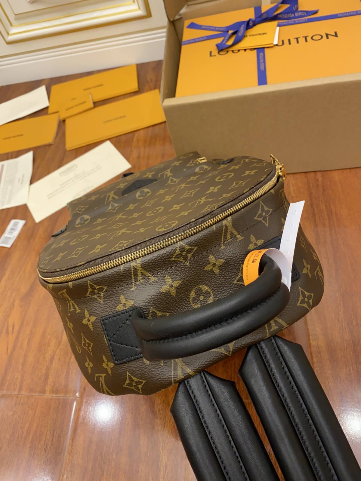 Ellebag Factory’s Replication Craftsmanship for Louis Vuitton PALM SPRINGS Large Backpack (M44874)-Legjobb minőségű hamis Louis Vuitton táska online áruház, replika designer táska ru