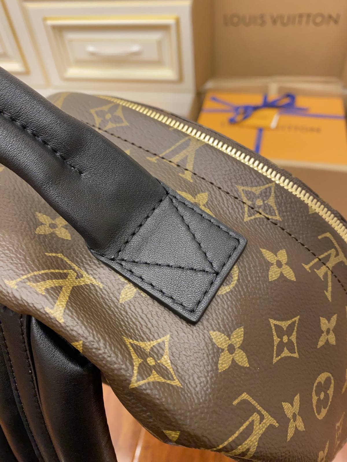 Ellebag Factory’s Replication Craftsmanship for Louis Vuitton PALM SPRINGS Large Backpack (M44874)-Best Quality Replica designer Bag factory in China