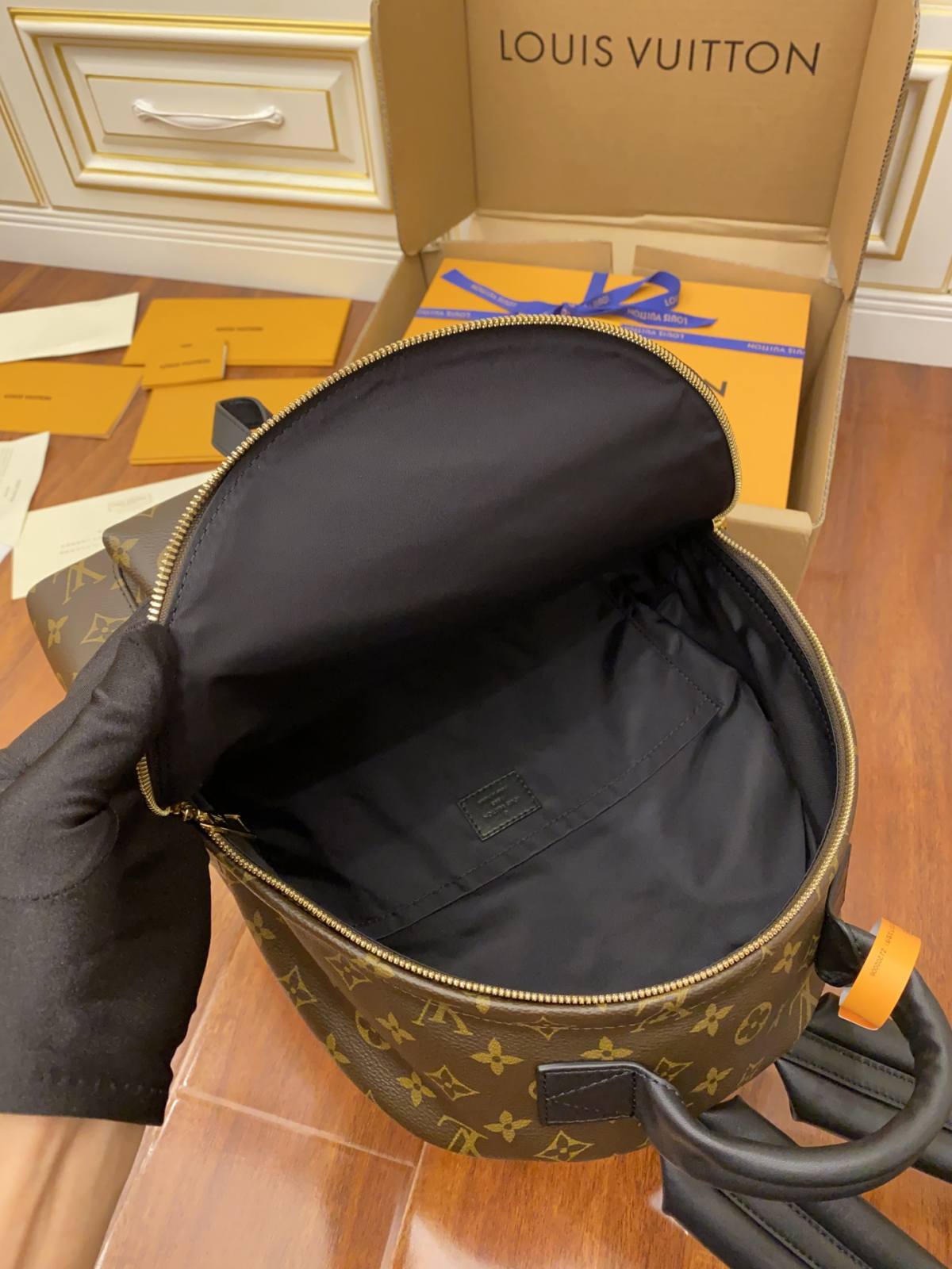 Ellebag Factory’s Replication Craftsmanship for Louis Vuitton PALM SPRINGS Large Backpack (M44874)-Negoziu in linea di borse Louis Vuitton falsi di migliore qualità, borsa di design di replica ru