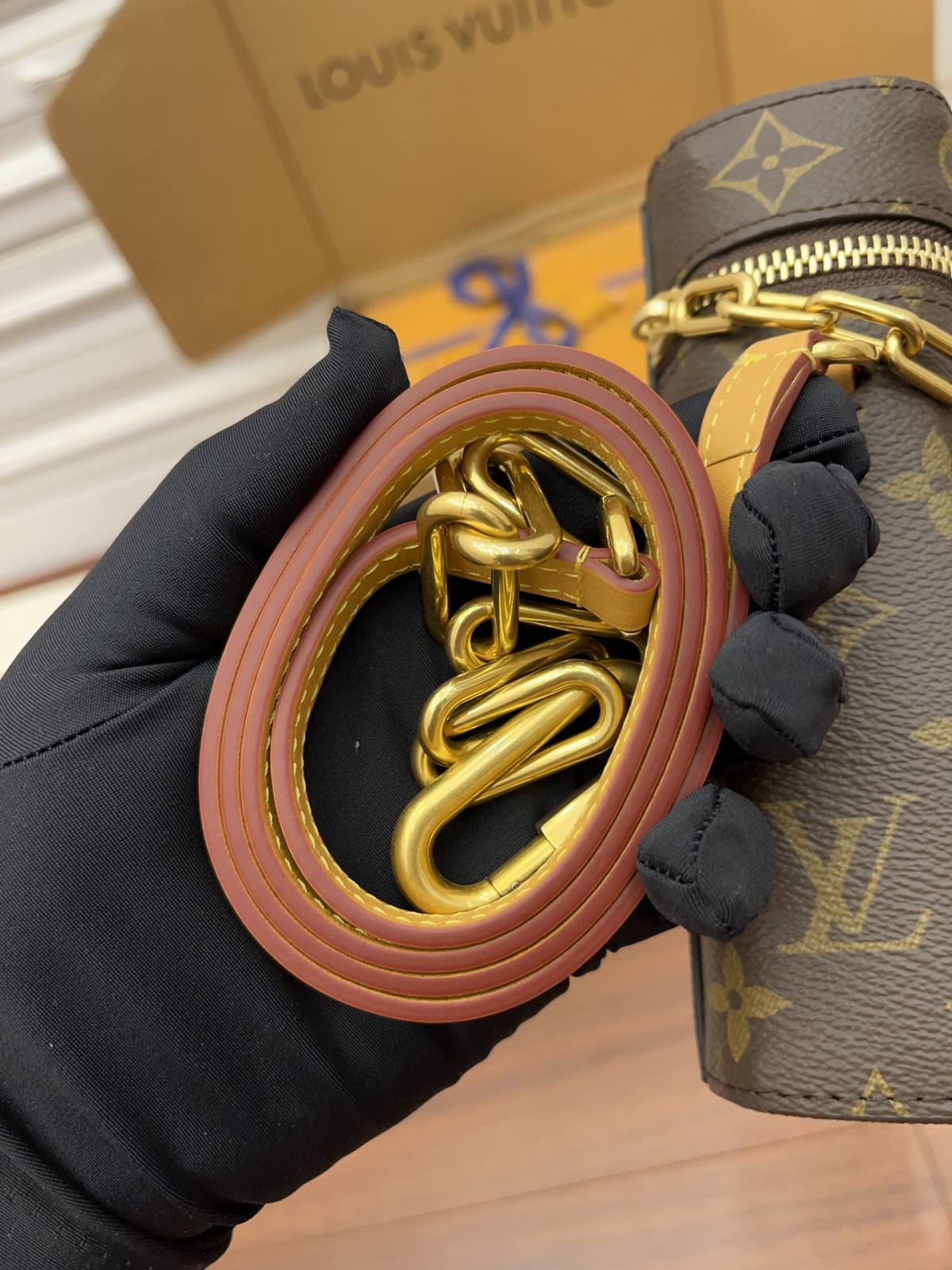 Ellebag Factory’s Replication Craftsmanship for Louis Vuitton PHONE BOX Handbag (M44914)-Negozio in linea della borsa falsa di Louis Vuitton di migliore qualità, borsa del progettista della replica ru