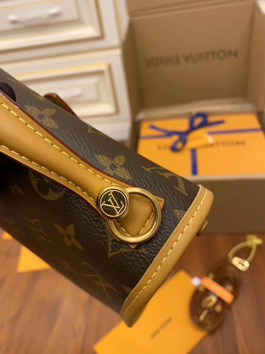 Louis Vuitton M44919 LV IVY Handbag: Size – 23.5x18x9cm-उत्तम गुणवत्ता नकली लुई Vuitton बैग ऑनलाइन स्टोर, प्रतिकृति डिजाइनर बैग ru