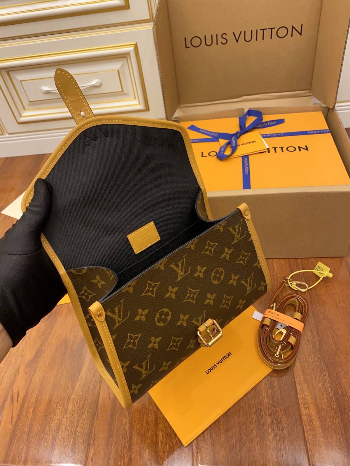 Louis Vuitton M44919 LV IVY Handbag: Size – 23.5x18x9cm-Best Quality Fake Louis Vuitton Bag Online Store, Replica designer bag ru