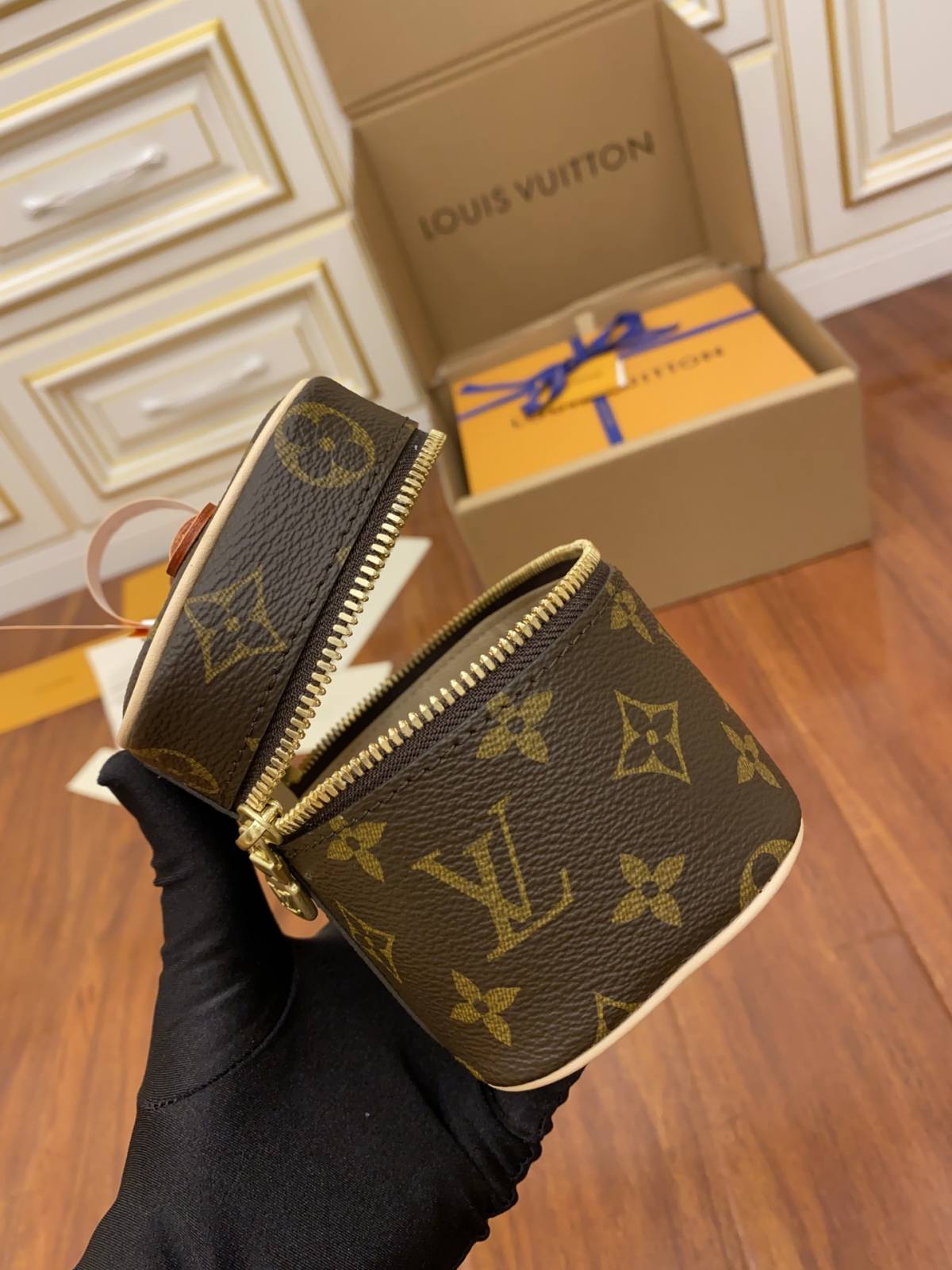 Ellebag Factory’s Replication Craftsmanship for Louis Vuitton Nice Nano Cosmetic Box (M44936)-L-Aħjar Kwalità Foloz Louis Vuitton Bag Online Store, Replica designer bag ru