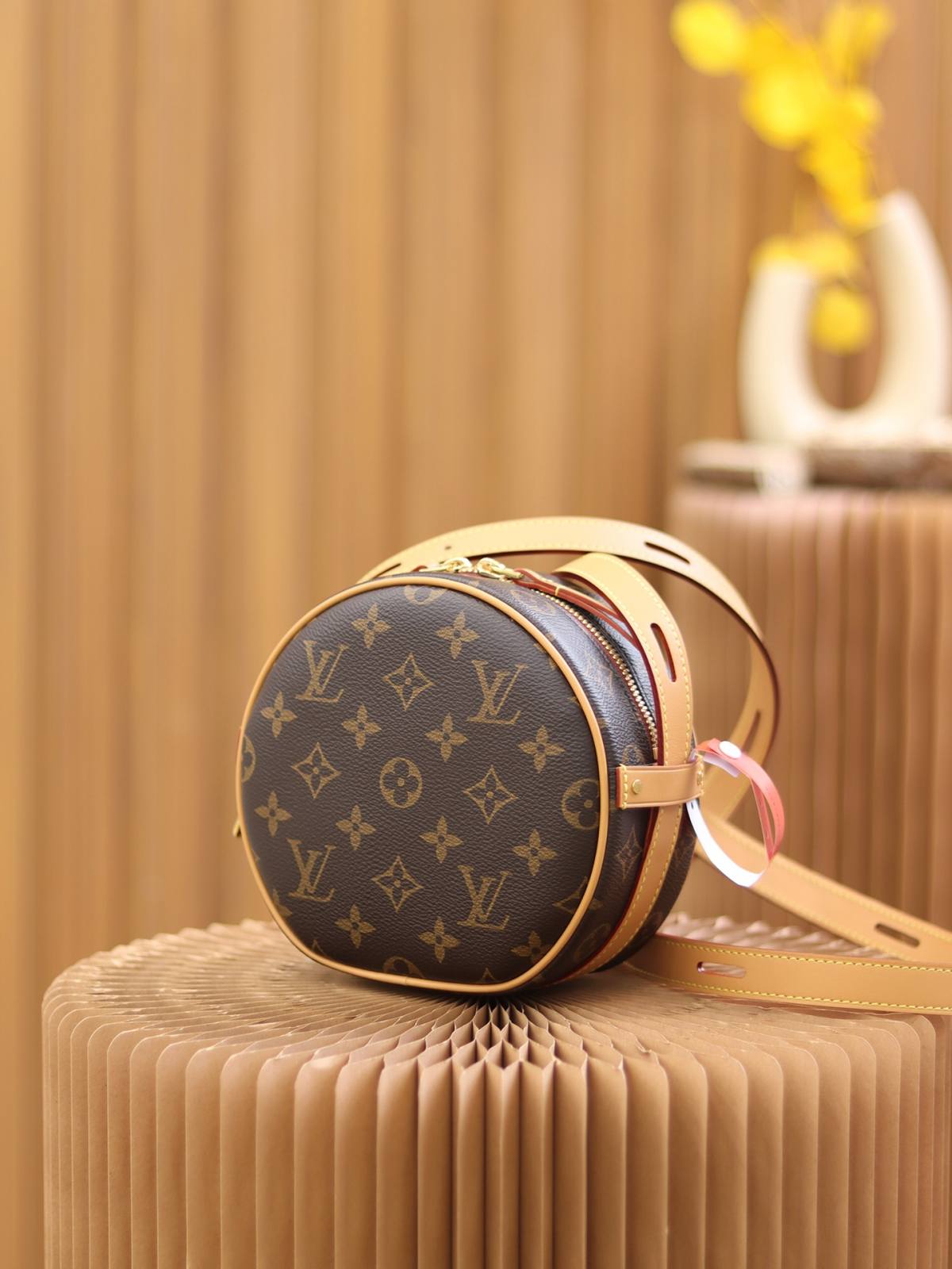 Ellebag Factory’s Replication Techniques for Louis Vuitton Boîte Chapeau Souple Bag (M45149)-Magazin online de geanți Louis Vuitton fals de cea mai bună calitate, geantă de designer replica ru